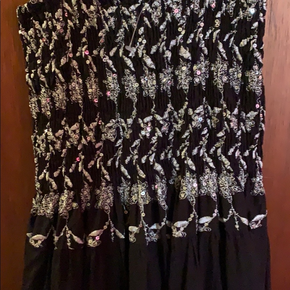 Sundress - Picture 2 of 5